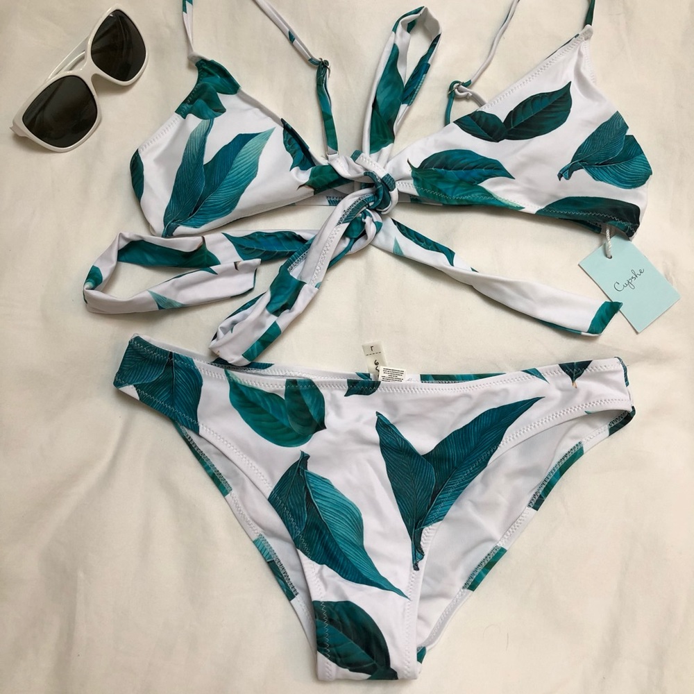 Leaf pattern bikini